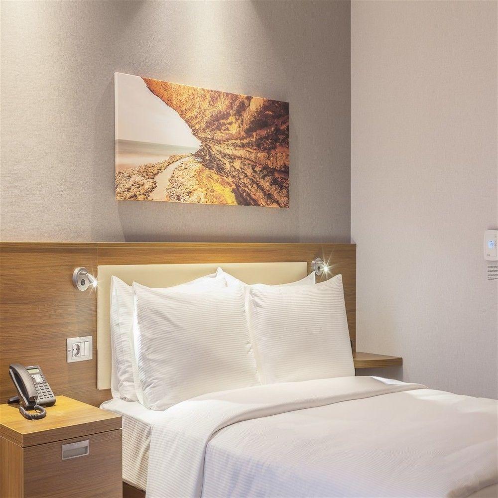 Hampton By Hilton Kocaeli Symbol Hotel Exterior photo