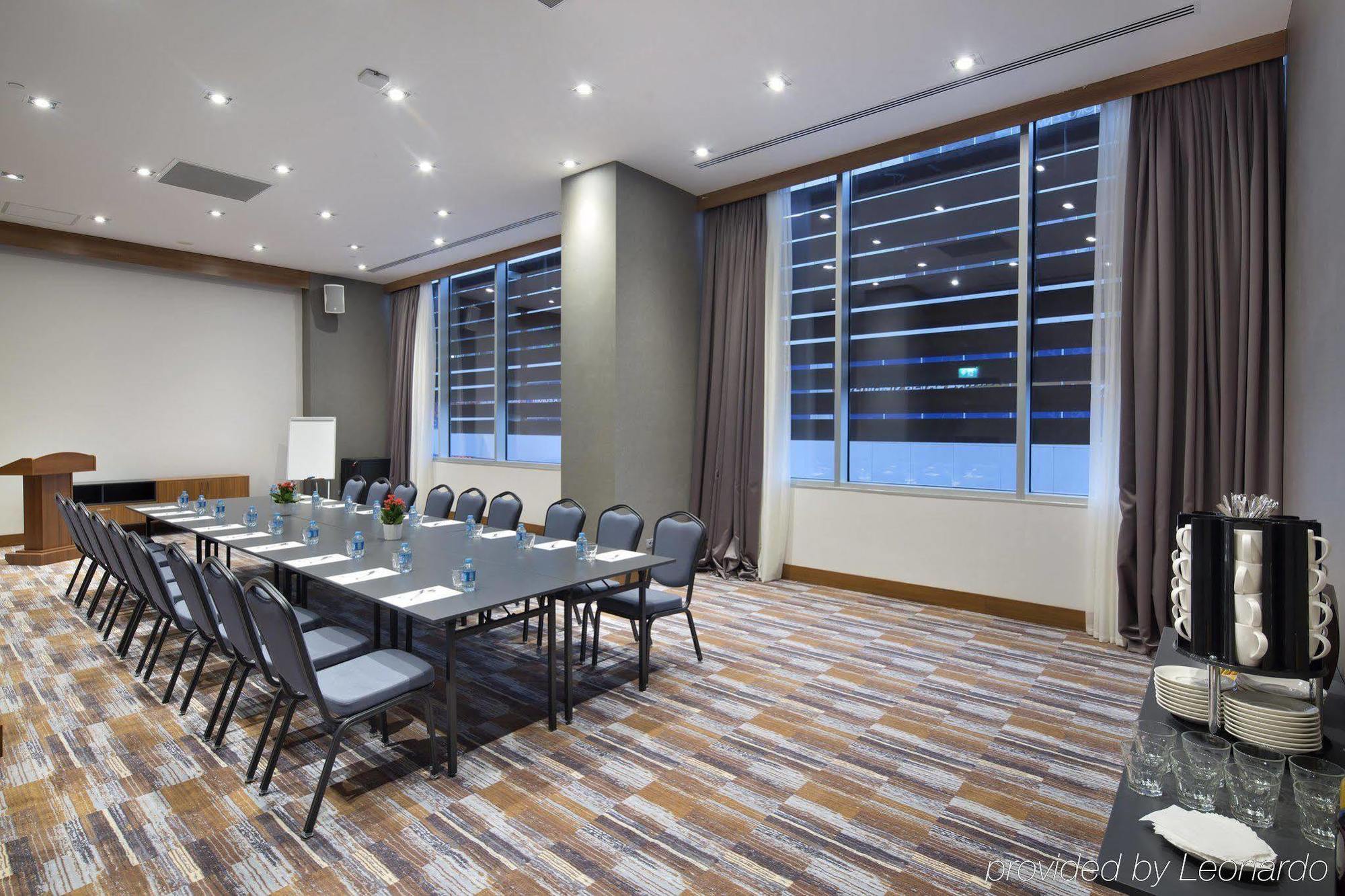 Hampton By Hilton Kocaeli Symbol Hotel Exterior photo